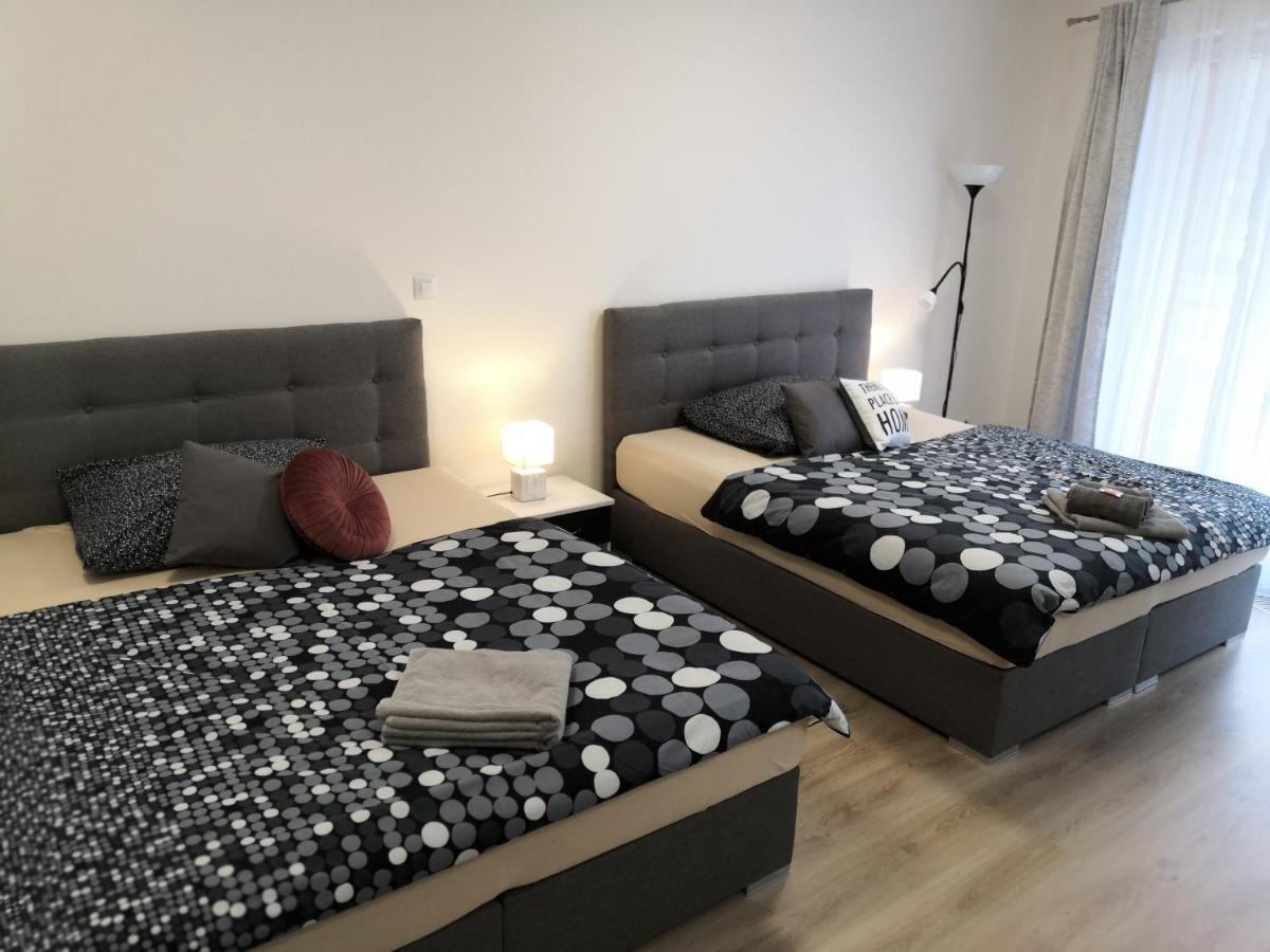 H+ Apartman Letiste Praha Lägenhet Exteriör bild